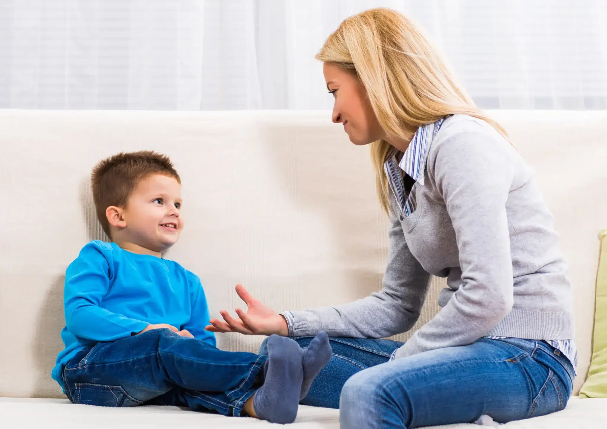 NDIS toddler participant receiving speech therapy from a speech pathologist, focusing on toddler speech milestones and word count